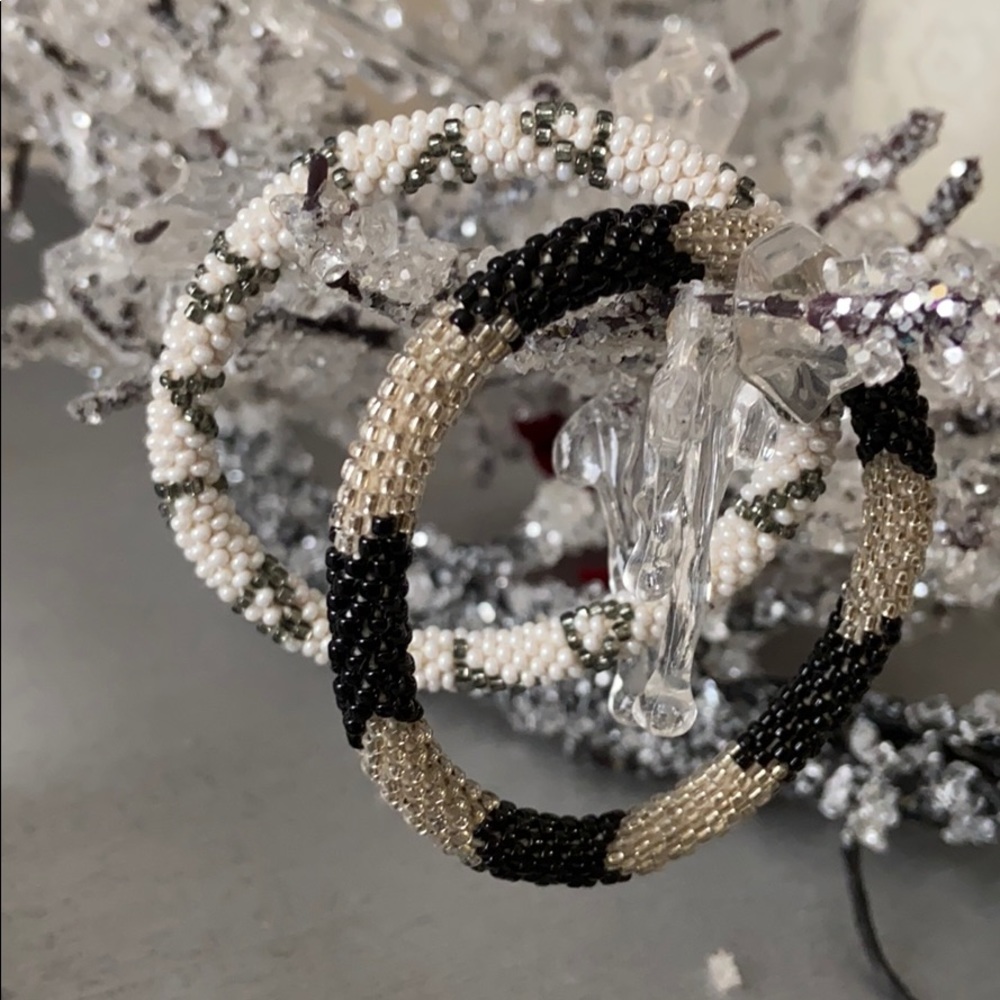 Glass Bead Platinum, Black, Gray & White Bracelet